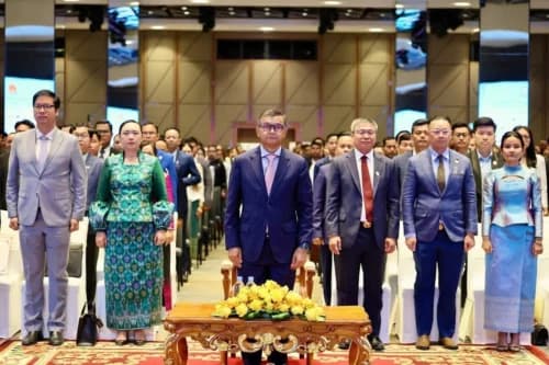 រដ្ឋមន្រ្តីអប់រំ ៖ កំណែទម្រង់សាលារៀន គឺធ្វើទាំងសាលារដ្ឋនិង​សាលា​ឯក​ជន