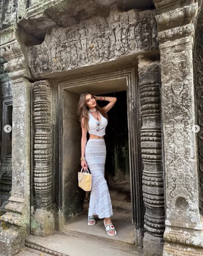 បវរកញ្ញាចក្រវាលរុស្ស៊ី ២០២០ Alina Sanko បានធ្វើដំណើរមកកាន់ប្រទេសកម្ពុជា និងបានសម្រាកលម្ហែនៅទឹកដីអង្គរ ខេត្តសៀមរាប។