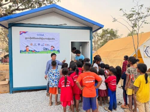 ការនាំយក “សាលារៀនឌីជីថល” ទៅដល់ជំរំសុវត្ថិភាព ដើម្បីធានានិរន្តរភាពនៃការសិក្សាសម្រាប់សិស្សានុសិស្សភៀសសឹកនៅខេត្តឧត្តរមានជ័យ