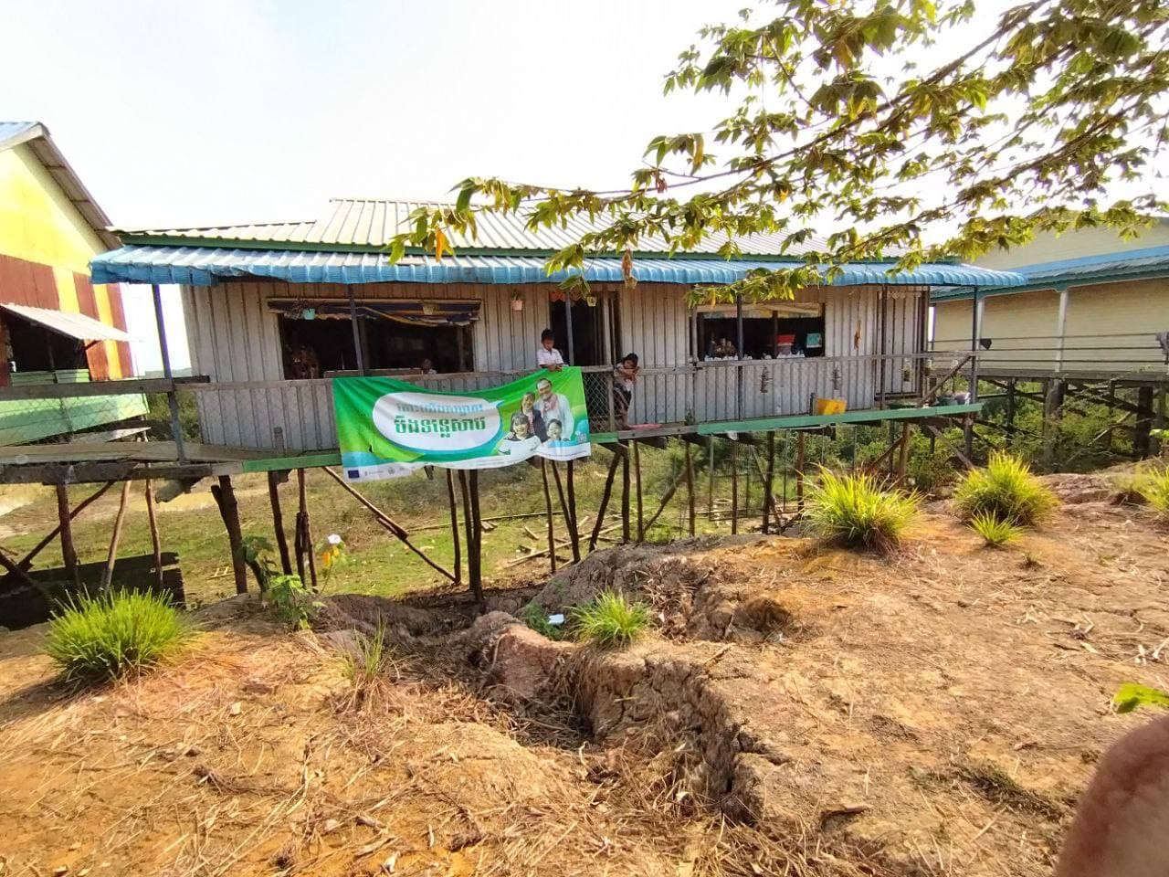 សាលាចំនួន២ ស្ថិតក្នុងតំបន់ទឹកលិចកំពុងរងហានិភ័យ, គណៈគ្រប់គ្រងសាលា ស្នើសប្បុរសជនជួយសង្គ្រោះអគារសិក្សា