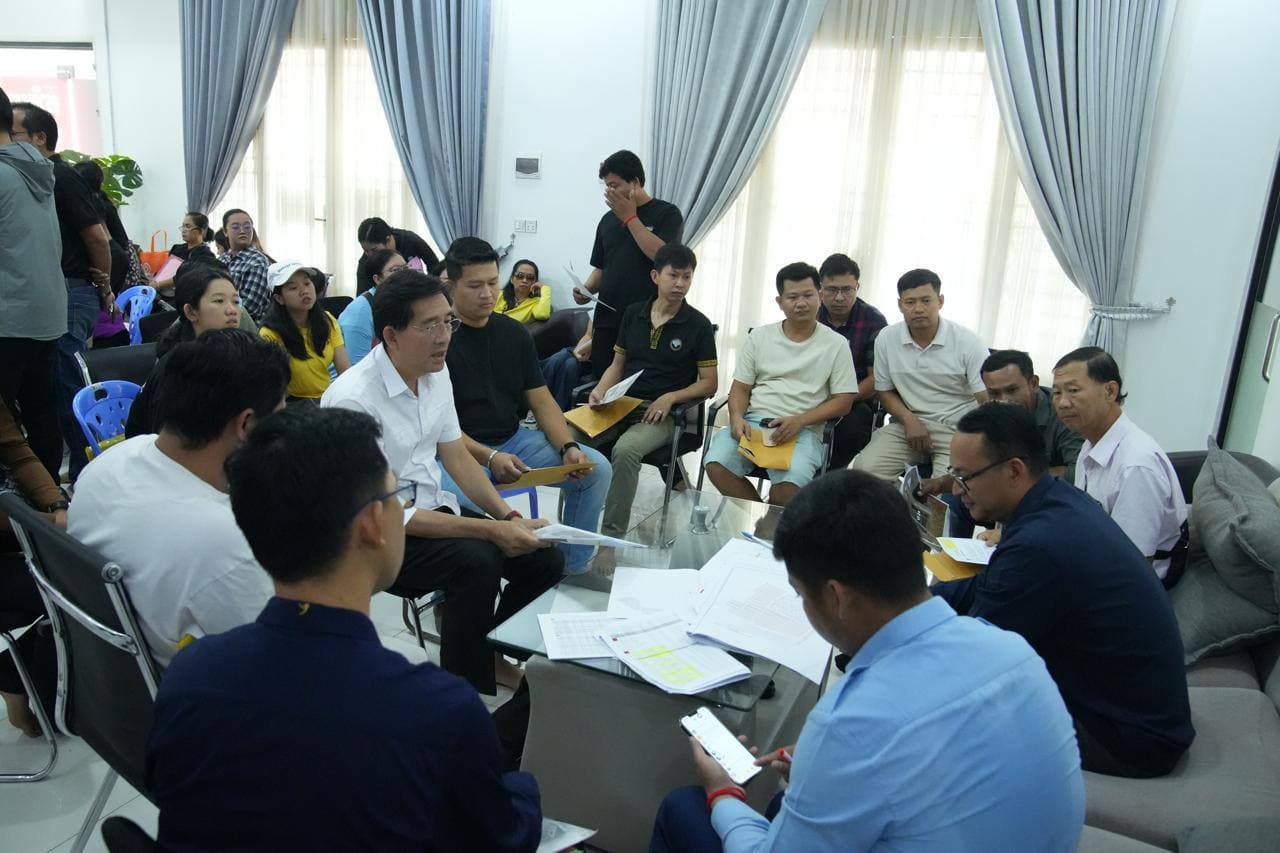 ក្រុមការងារក្រសួងរៀបចំដែនដី នគរូបនីយកម្ម និងសំណង់ បានបន្តសម្របសម្រួលជាមួយអតិថិជនបុរី ឡេង ណាវ៉ាត្រា គម្រោង ៦អា