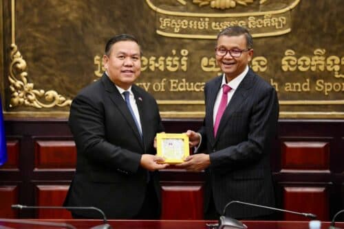 ឯកឧត្តមបណ្ឌិតសភាចារ្យ ហង់ជួន ណារ៉ុន ពិភាក្សាការងារជាមួយឯកអគ្គរដ្ឋទូតឡាវ ដើម្បីពង្រឹងកិច្ចសហប្រតិបត្តិការវិស័យអប់រំ