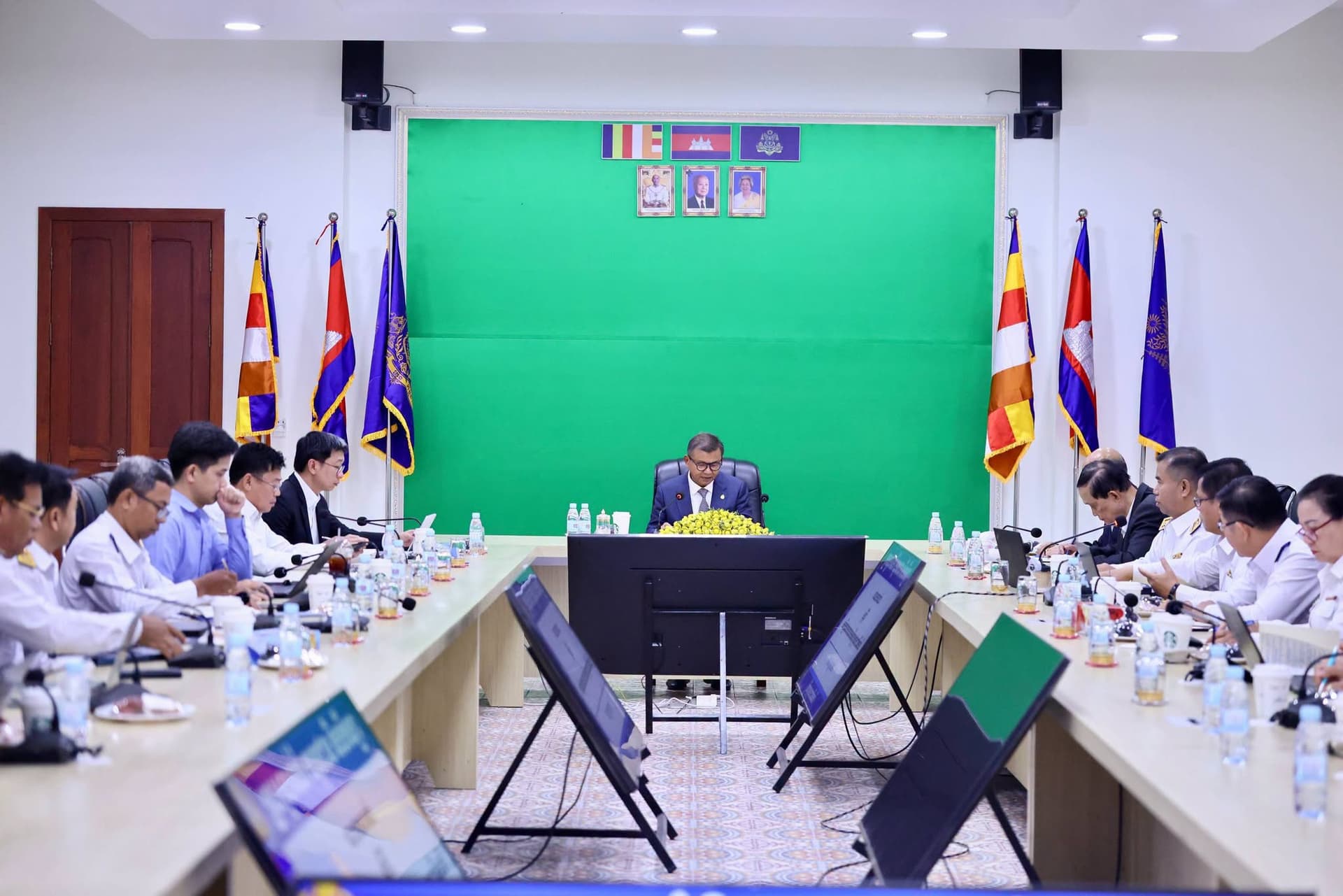 រដ្ឋមន្ត្រីអប់រំ ជំរុញឱ្យ NIE ផ្សារភ្ជាប់ការបណ្តុះបណ្តាលនាយកសាលា និងគ្រូបង្រៀនទៅនឹងស្តង់ដាតេស្ត PISA